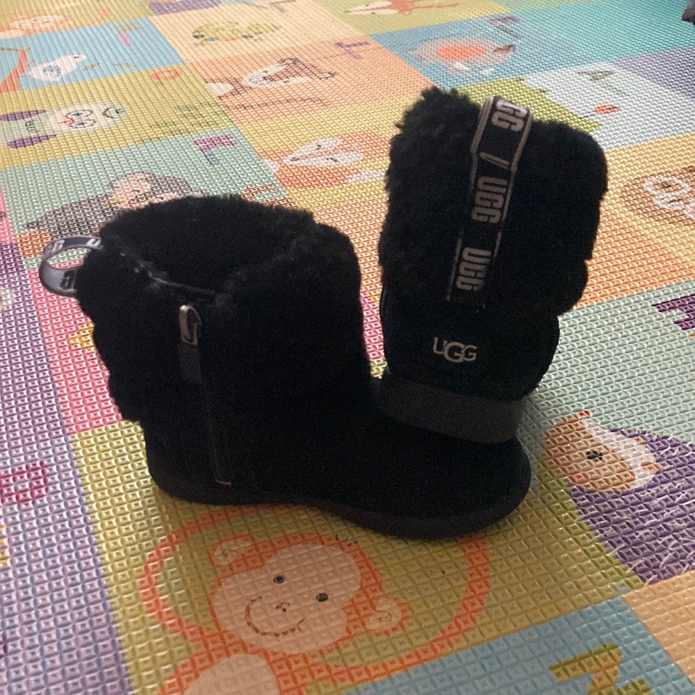 UGG Fluff Mini Quilted Fashion Boot